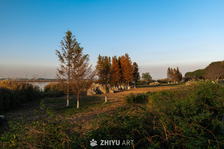 湖畔秋日夕阳景