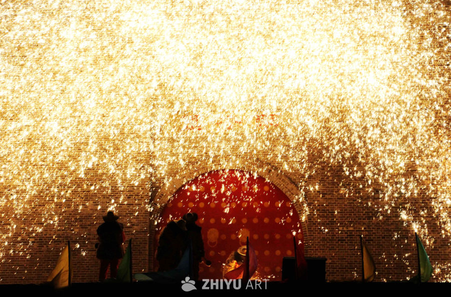 烟花表演：夜幕下的火花盛宴