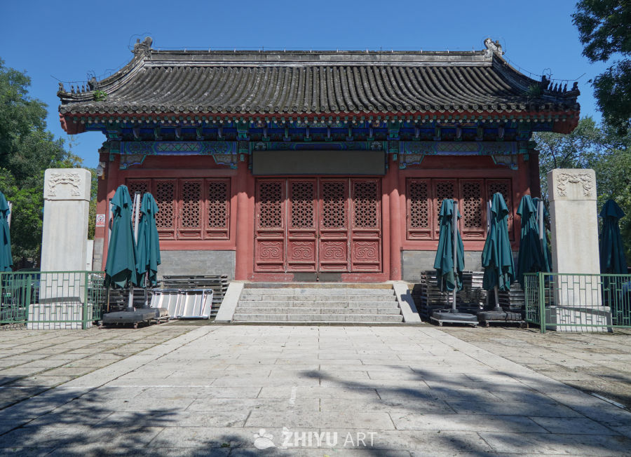 北京市西城区报国寺内中殿