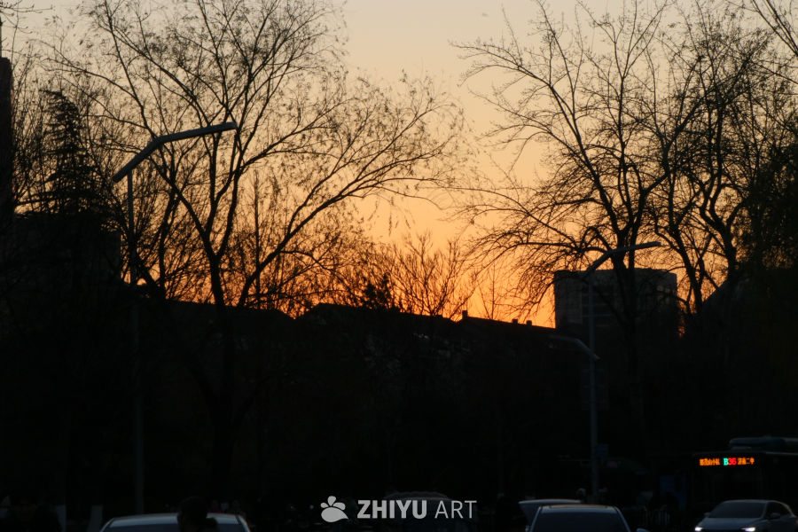 城市黄昏剪影