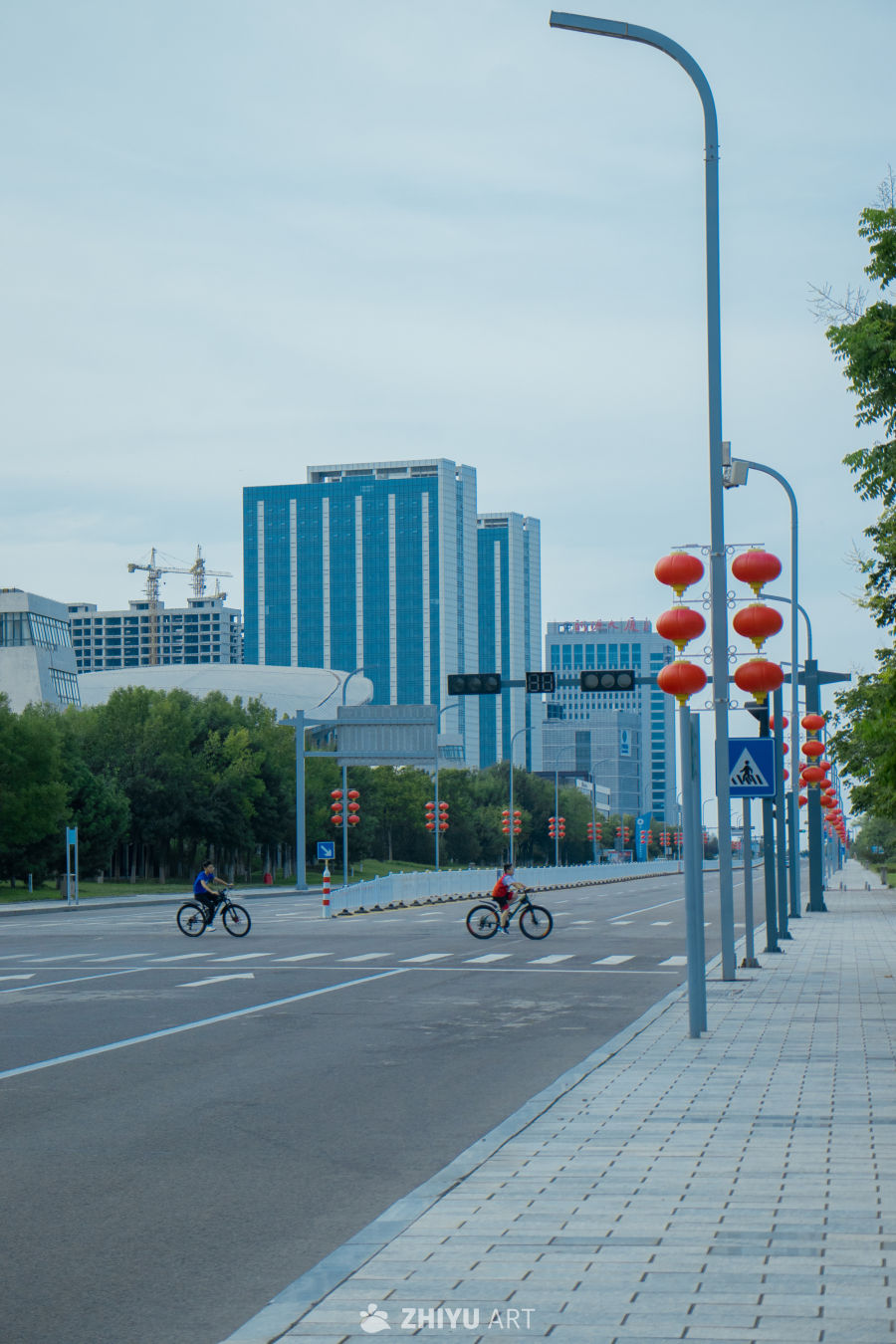 城市街头的骑行日常