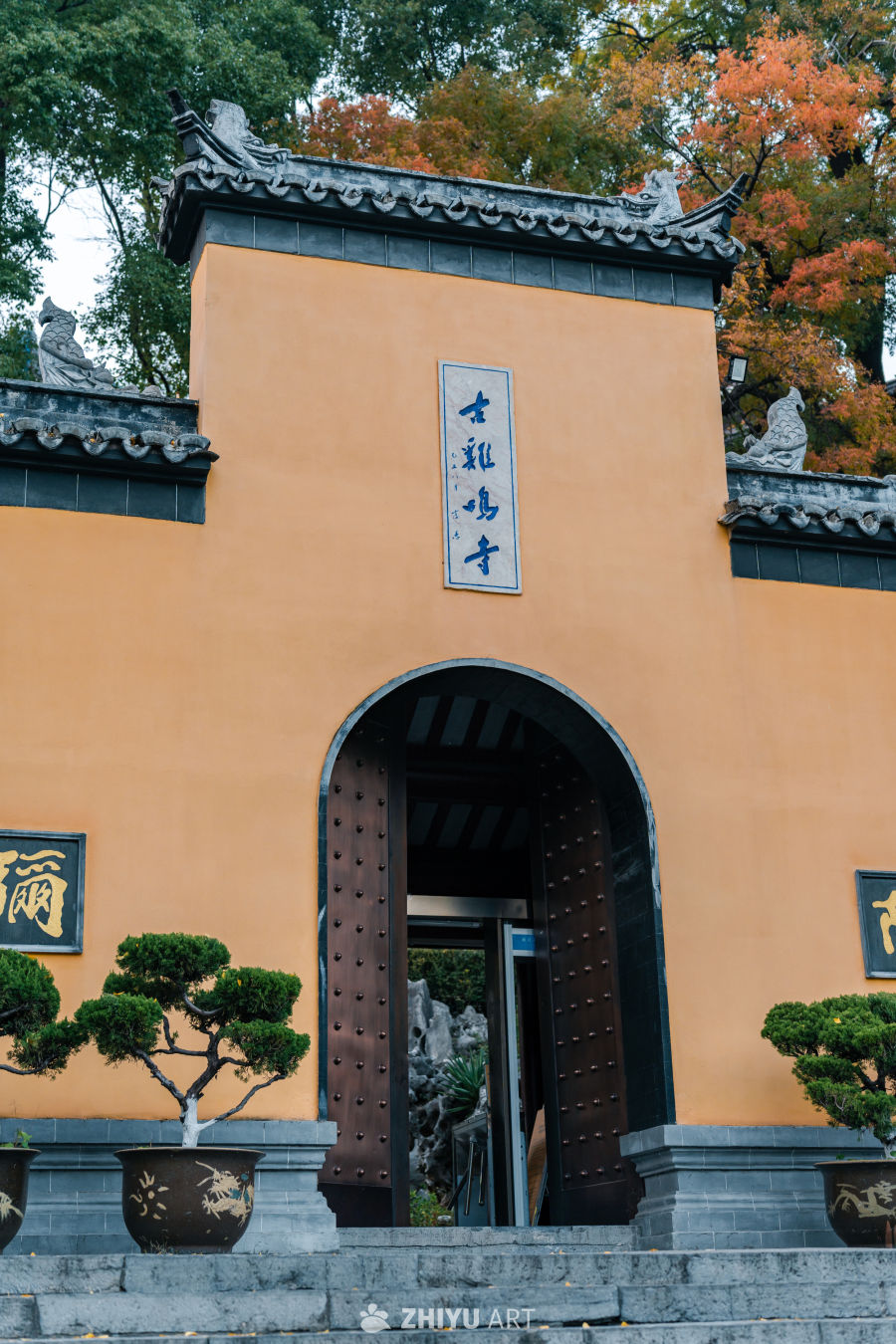 古鸡鸣寺