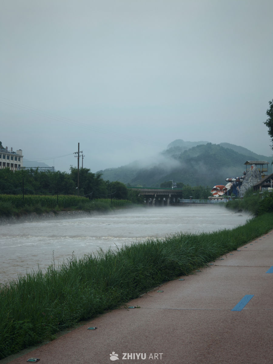 黄河波涛汹涌