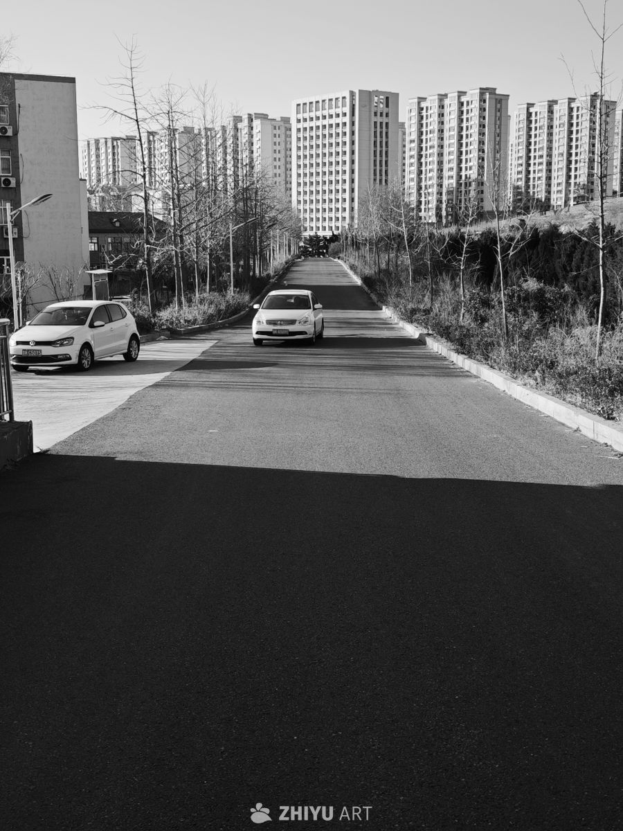 城市街道的宁静时刻
