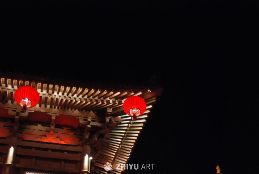 夜色中的古建筑红灯笼