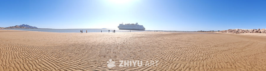 海滩上的邮轮风景