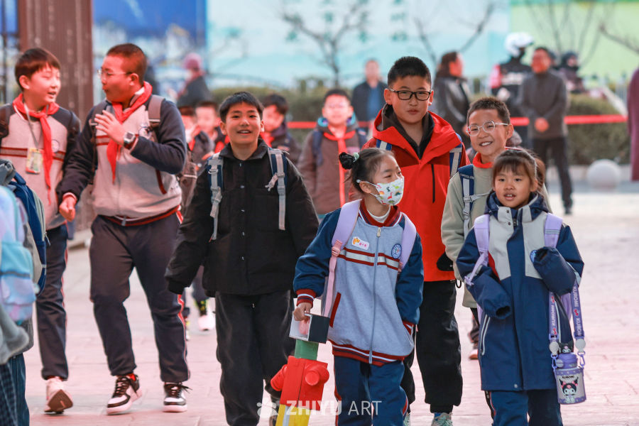 甘肃兰州：2026年春季中小学全面开学 1