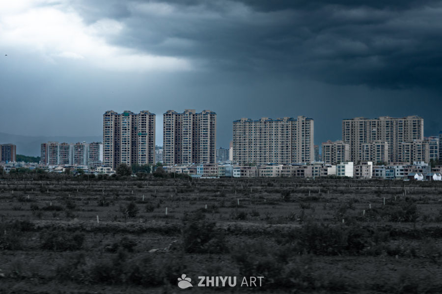 阴雨天的城市
