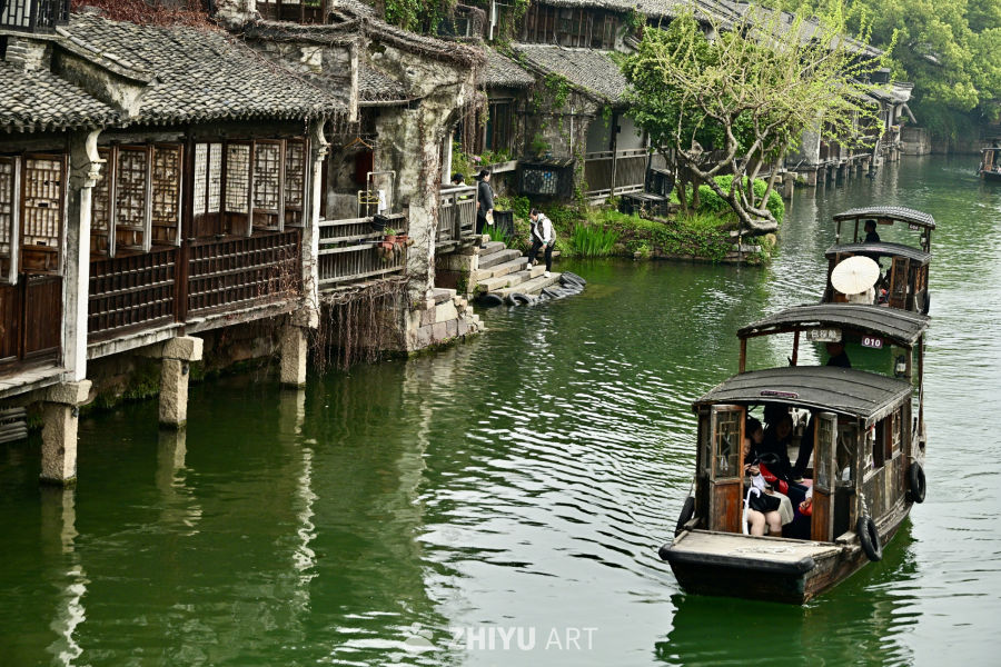 江南水乡游船景